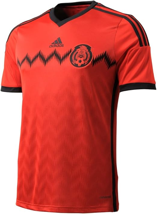 IvanMezaY's tweet photo. @Santo_ Si estan chidas, aunque siempre el que menos me gusta es el verde, bueno, menos la vez que pusieron uno rojo brilloso culero, que a la vista parecía naranja chillón, de todos modos la verde también estaba fea. https://t.co/WcwlS2HAT7
