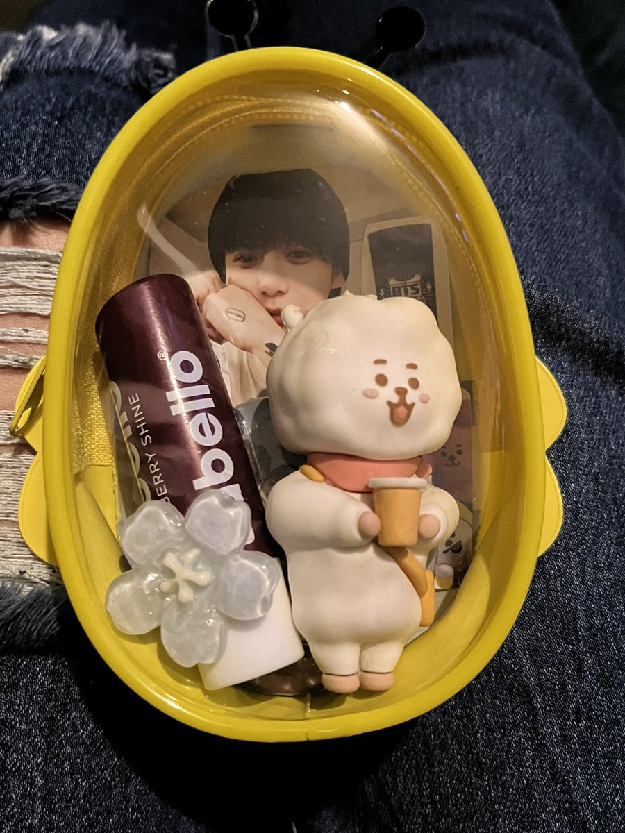 uhmmcupid's tweet photo. 🜸 RJ listo para salir a explorar el mundo dentro de la seguridad de la abejita 🐝 https://t.co/RPm7aebpa7