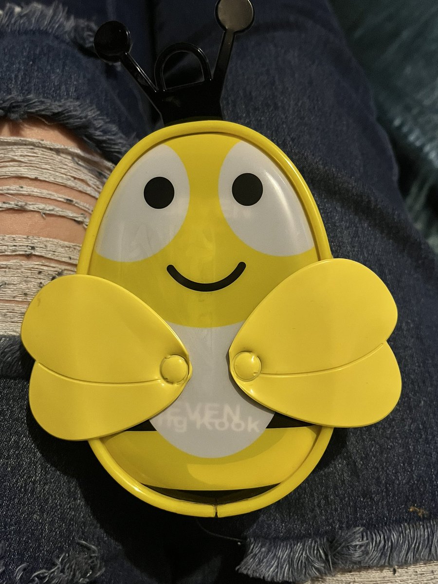 uhmmcupid's tweet photo. 🜸 RJ listo para salir a explorar el mundo dentro de la seguridad de la abejita 🐝 https://t.co/RPm7aebpa7