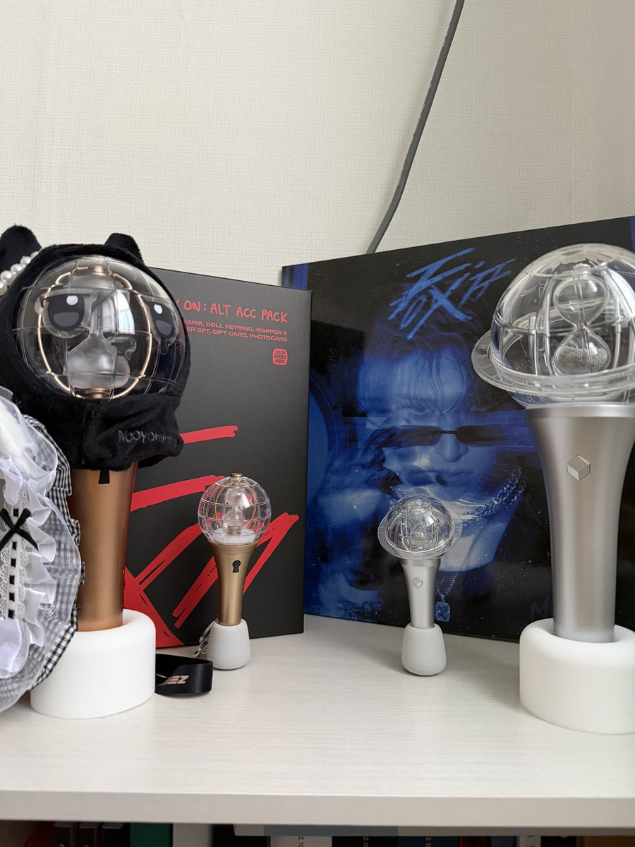 mingki_0809's tweet photo. 키링도 세워두고 싶은데 고정안되서 포기했다가 다이소 구경하는데 의자발커버 딱 보고 아 저거다 이러고 바로 사서 해봤더니 딱이다 너무 귀엽다 ❣️ https://t.co/MgnVLbgSQs