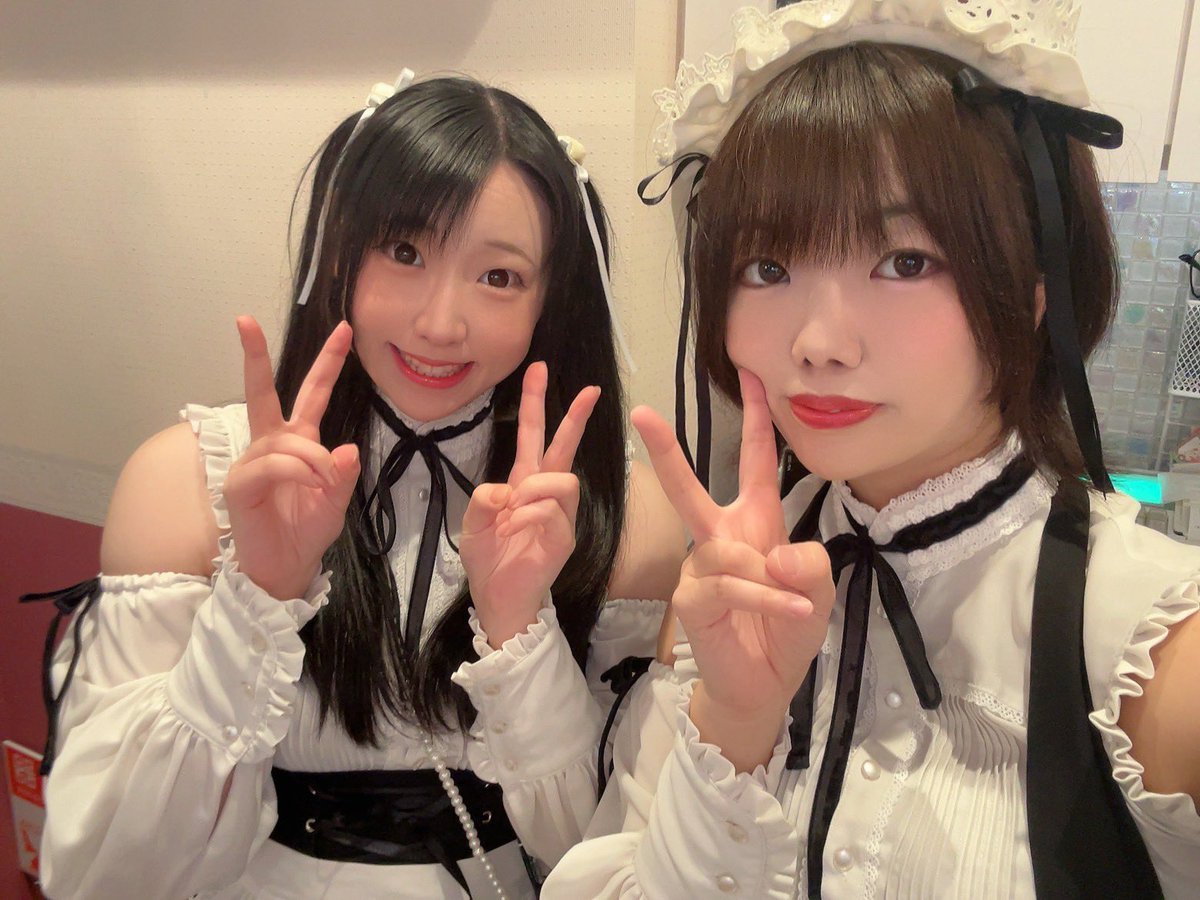 yuimar_info's tweet photo. 🤍6月18日(木)
#メイド喫茶ゆいまーる

OPEN   15:00
CLOSE 23:30(LO.23:00)

🎀早番
だいず♡りっか（〜19:00）

🎀中番
みいな（15:45〜22:00）

🎀遅番
のあ♡ありす(19:00〜）
なの(19:15〜）

ご帰宅お待ちしております🎶 https://t.co/9pNOW9y1HX
