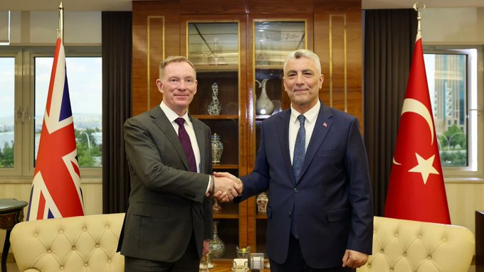 evinborsac's tweet photo. 🇹🇷   Ticaret Bakanı Ömer Bolat, Birleşik Krallık Ticaretten Sorumlu Devlet Bakanı Chris Bryant ile yaptığı görüşmede, 5. turu tamamlanan STA müzakereleriyle ikili ticareti daha entegre bir yapıya kavuşturarak 40 milyar dolarlık ortak hedefe ulaşmayı amaçladıklarını açıkladı. https://t.co/iZJ5qZn562