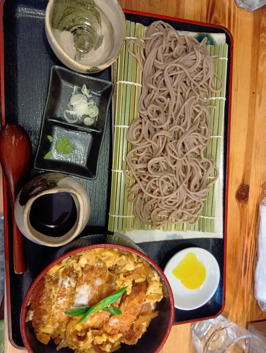 i7psy7m's tweet photo. これだけではお腹いっぱ���にならないのよなー
メンタルやられてる時は爆食しがち

今日午前中パートだった
今日暑すぎだね〜 https://t.co/sjc6VwlqE3