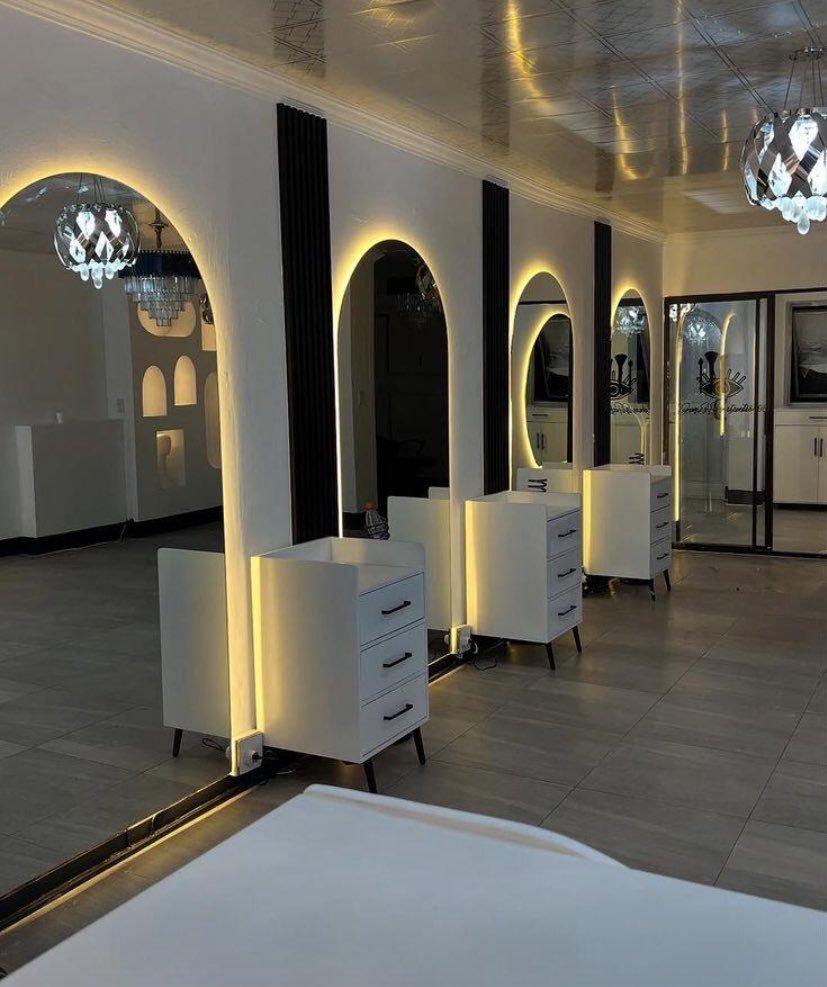 Jinja_Connect's tweet photo. Salon decor for you. 
+256703981141 https://t.co/ckYYXXxBRK