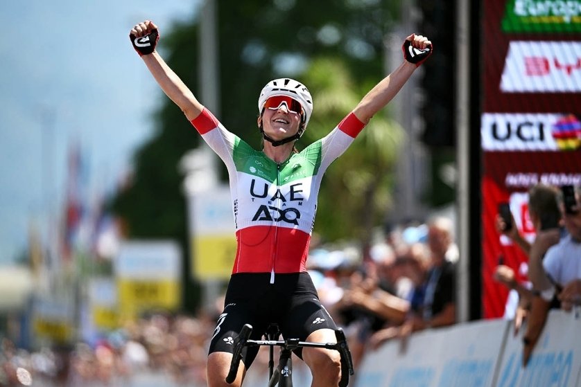ACCPI1946's tweet photo. La campionessa d'Italia Elisa #LongoBorghini conquista Locarno in solitaria e veste la maglia gialla del #TourdeSuisse Women 🇨🇭 

📸 Getty Sport / Team Uae Adq https://t.co/e77PMKQOKF
