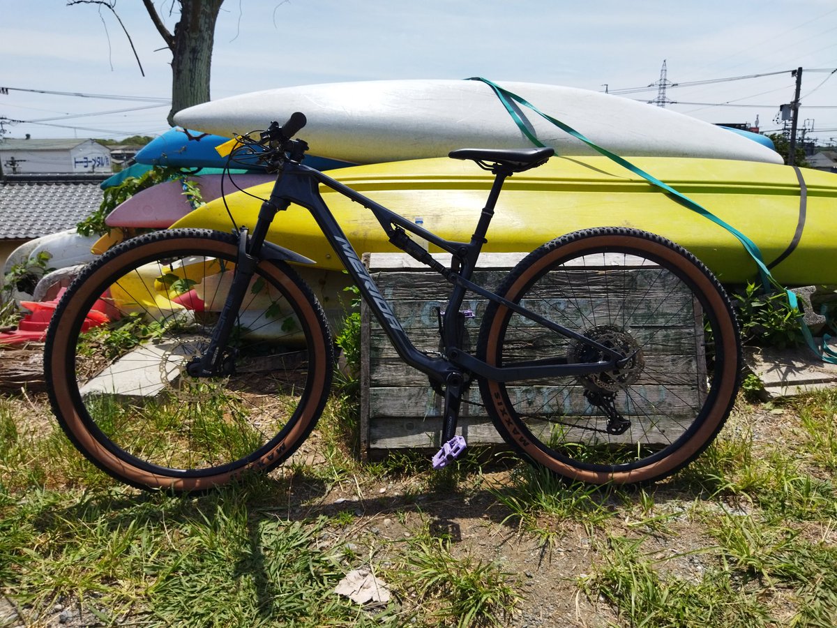 kth3um's tweet photo. 先週末納車されたマウンテンバイクに乗ってみたけど、やっぱりロードバイクって速いのな。

とりあえずオフロードトライアスロンに向けて練習⋯

その前に豊橋TTに向けてロードの練習も⋯ https://t.co/n5mMZKx4PU