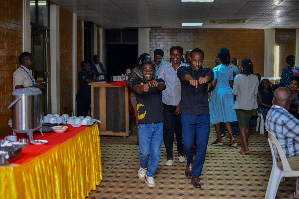 RctWakiso's tweet photo. [@RC_wakiso 🗣️]: Escort us for a courtesy visit to your mother club @RcNansana (Your jajja) naye muyina okutuwa vibe 🤣🤣

Us👇🏽: We got you on this, bino tubimalanga…… https://t.co/x7qmpW78oG