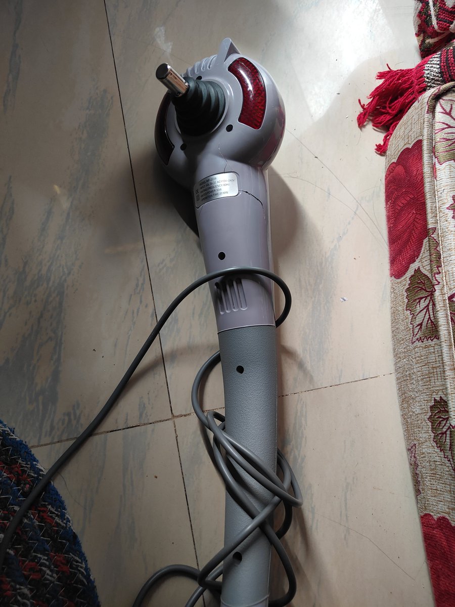Pushpendra_In's tweet photo. Ordered a Topmax massager but received a damaged/broken product. The policy says "All Issue Return," but the delivery agent keeps rejecting the pickup, claiming it's broken. Return cancelled already two times. @Meesho_Official @meesho_support https://t.co/SvSgH3zqqU