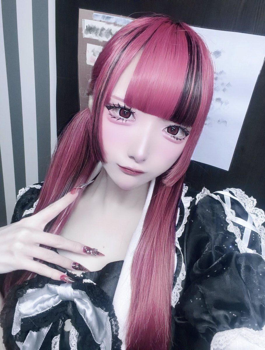 akanboukarin's tweet photo. 25時までいます、とても、とっても、ひまんちゅ、たすけてーー https://t.co/1fzpKqU9u8