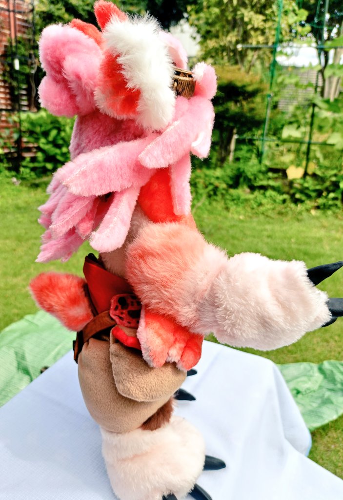 Reirei5hal's tweet photo. 手と足に磁石が入っているので、くっつきます（強くはないです）指がしっかり動いてくれるので物も持たせられます。
角！？のようなパーツ、耳も、動かせます。
#WF2026S
#メイドインアビス
#祝福のミーティ https://t.co/2frWsd8pB7