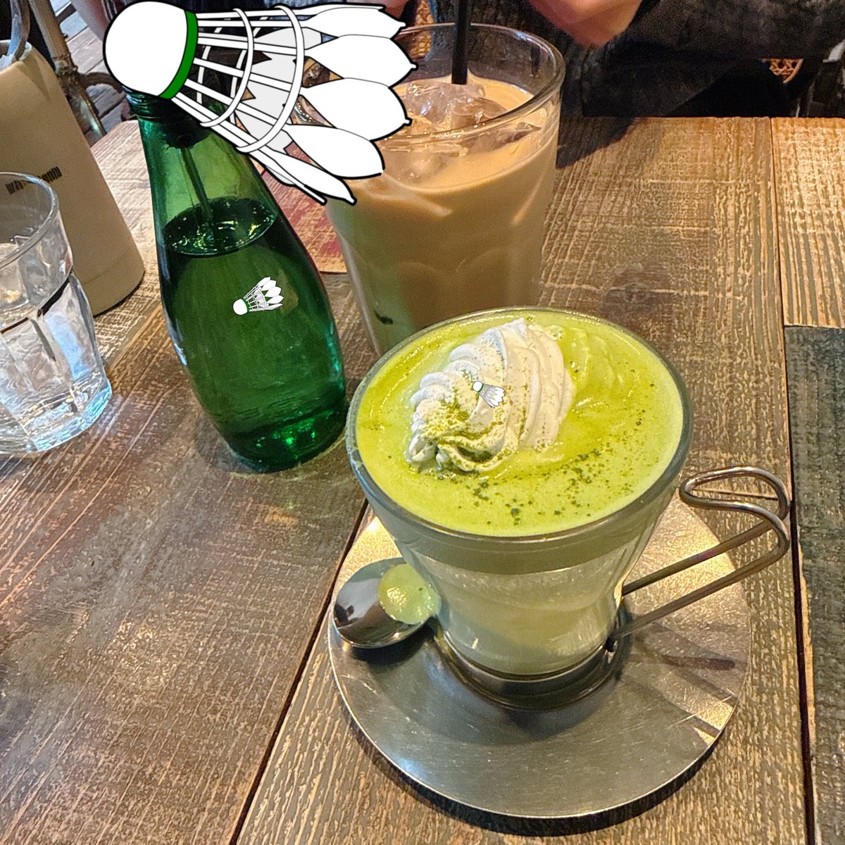 RURUAndromeda's tweet photo. 今日のバドミントン

蒸してるせいか、シャトルが重くて飛びすぎる
思いっきり打ってないのに、クリア、はね上げ、ドライブ、全て20cmバックアウト
みんな一斉に、指で20cmジェスチャーするのよ

力を抑えて！ラケット止めて！体を入れない！もっと高く！
ラケットのコントロール難しい

カフェで抹茶 https://t.co/w6S0310zYT