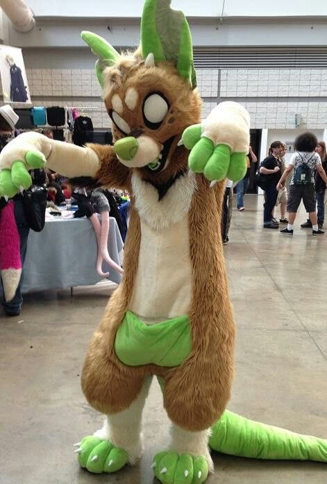 pausedpaws's tweet photo. @CaptainChaotika I remember seeing this guy all over pinterest back in like 2016, theres maybe 4 pictures of him on earth 😭 https://t.co/8j0Gk3ZZKG