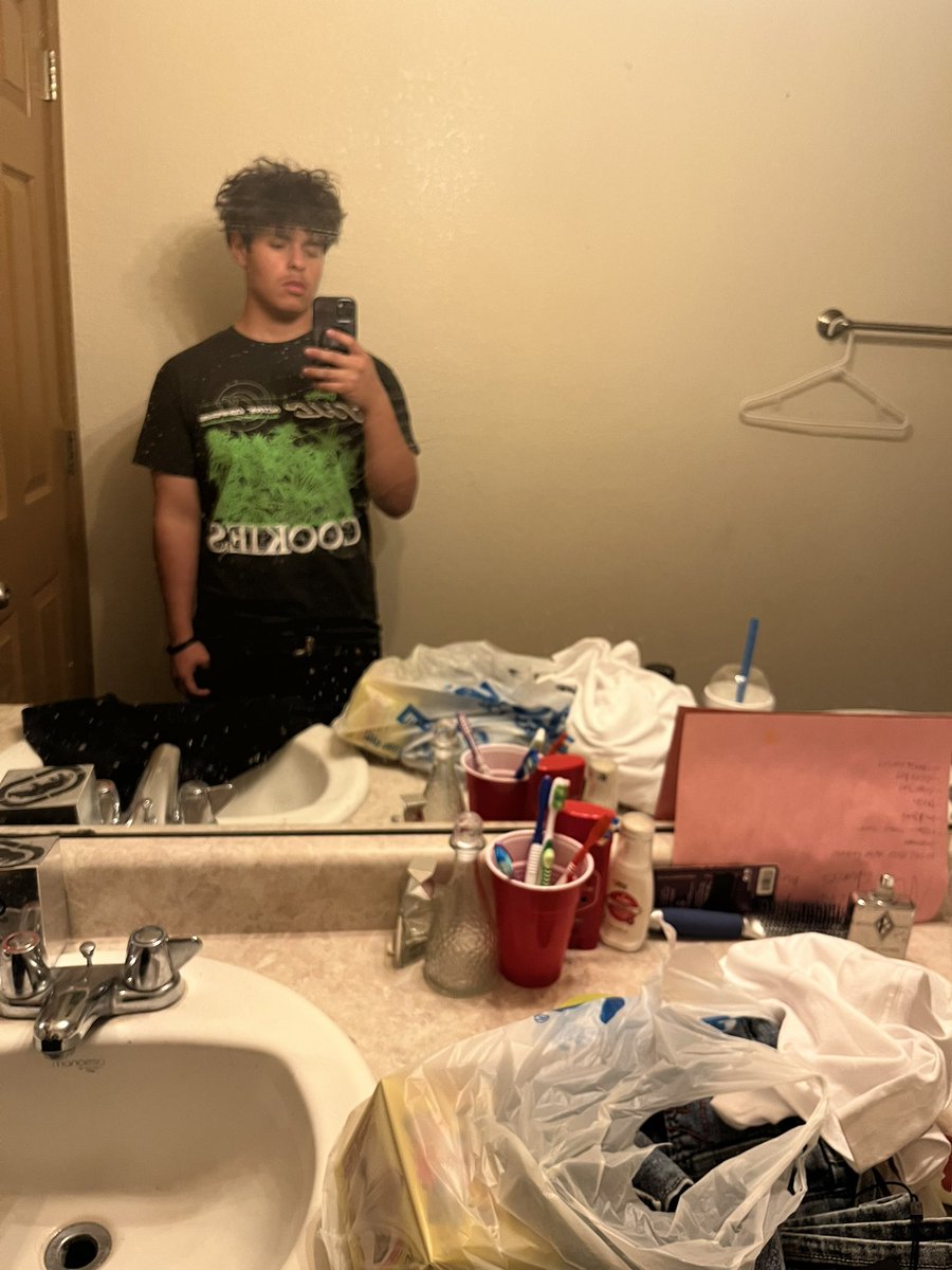 A2geekd's tweet photo. Date idea: I act gangster and press you and you put me in my place and force me to take it like a good boy  #DMME #gay #bi #bottom #dl https://t.co/5zEFZK0rki