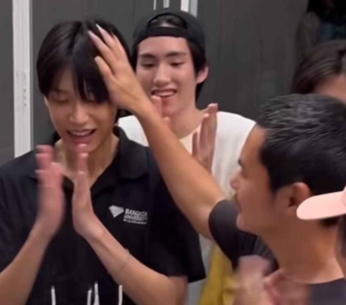 nexxoyou's tweet photo. พี่ย้งก็เลี้ยงแมวนี่ 🥺 https://t.co/LmrMT2thb9
