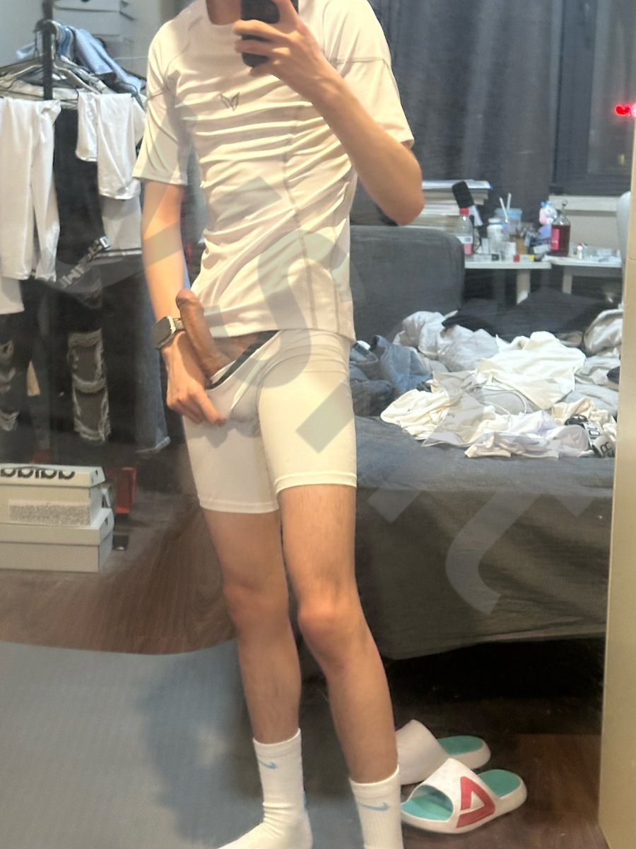 ysntyy7's tweet photo. 骚狗想舔吗 https://t.co/aO4LV9wFOq