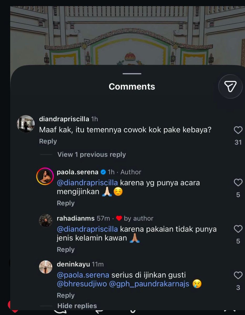 ursunnymorn's tweet photo. Boti biadab Tolong Jangan rusak Budaya Jawa kami 

cukup saja yang rusak kelakuan kalian

Acara sakral itu bangsaaad Bisa bisanya BER TITIT Pake kebaya 

Gua sebagai orang yang ada darah mataram nya nangis dan marah liat boti pake kebaya 😤😤

SC:Thread catatan_ali7 https://t.co/Y7dH43vRNI