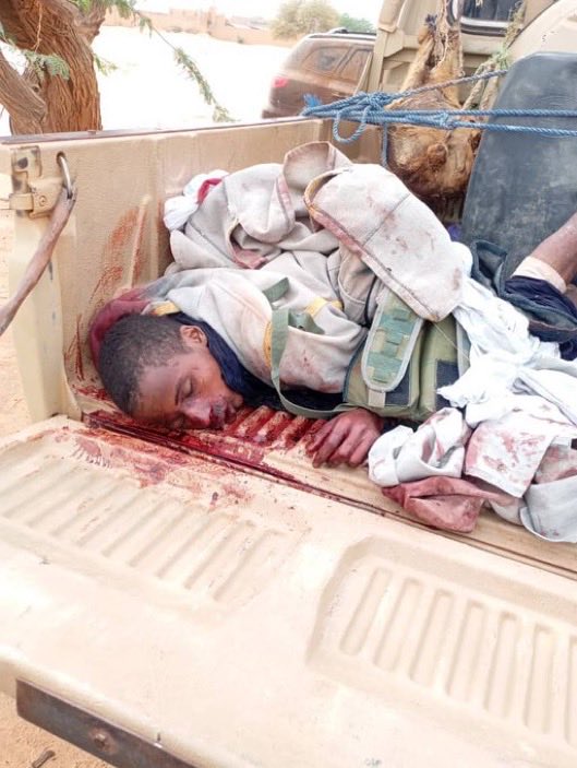 DepecheAES's tweet photo. #Urgent 🚨 Les mercenaires français qui ont tenté de récupérer l’uranium du #Niger pour servir les intérêts de leurs maîtres ont tous fini par disparaître du champ de bataille.  

@Elysee @EmmanuelMacron @Villepin @fhollande envoie une autre renfort on les attend à pieds ferme ✍🏽 https://t.co/JOOusA19ms