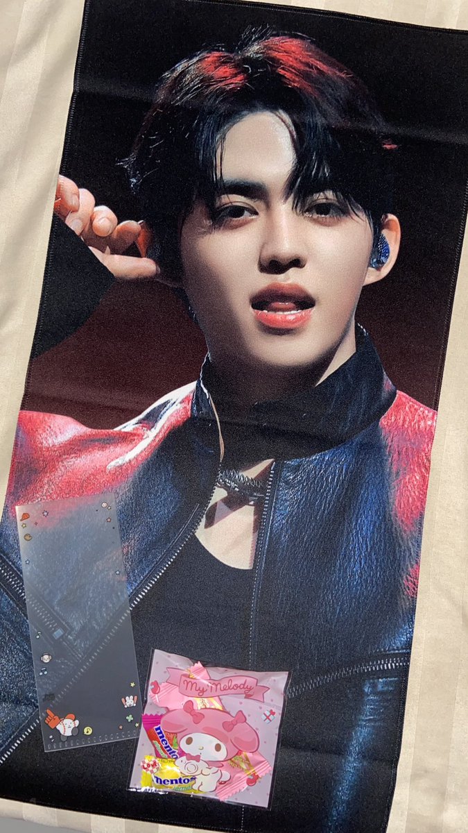 niinnndddd's tweet photo. maaci banyak kak ge &amp; circles g udh bantu bawa pulang babeh ke jogja lagi WKWKWK, jujur bukanya agak gemeter alias WOW INI SUNGGUH MANTEP SLOGANNYA. maaci jg freebies perintilan gemas daisonya kak geee @gege_0101 @circlesg_ 🤗🤗🤗 https://t.co/lpxtuGhAqM