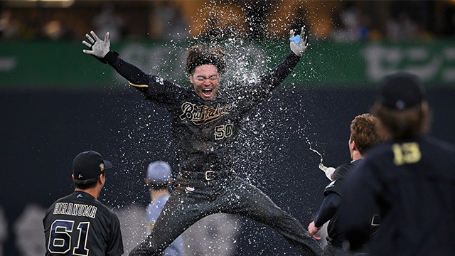 Orix_Buffaloes's tweet photo. 「📒Buffaloes蔵出しノート」更新しました！
近藤大亮広報が聞く！活躍中の山中稜真選手にインタビュー 「最高でした！」
https://t.co/LqdIL2U9qv
#Bs2026 #Bs蔵出しノート https://t.co/3M5x45QwzX