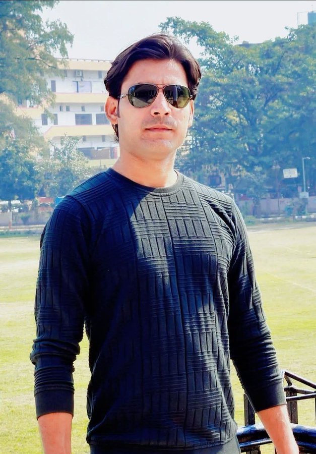 Comrade_Babhan's tweet photo. लगता है BJP और RSS के शीर्ष नेतृत्व में कोई ब्राह्मणों से खुन्नस में है, तभी रोज़ एक ब्राह्मण की हत्या हो रही है। क्या यही इनका 'रामराज्य' है? https://t.co/OOKPi9iOQ2
