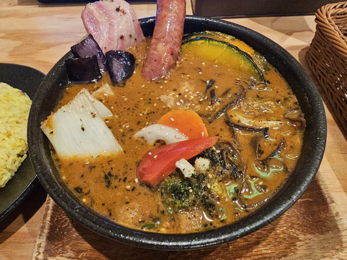 Kehi_fps's tweet photo. 札幌で初めて食べたスープカレー美味かったけど高かった https://t.co/ErA8d7PB0t
