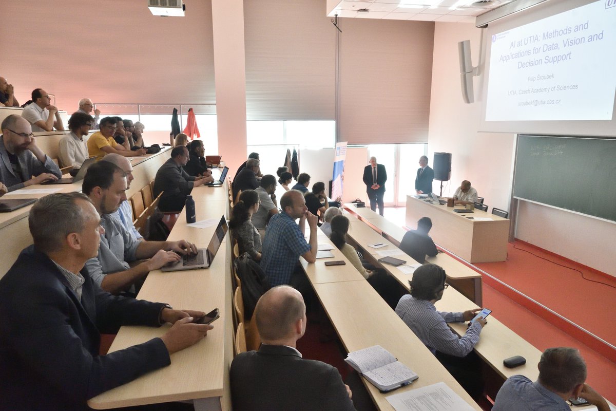 CIIRCCTU's tweet photo. 🤝 Hostili jsme první Matchm-AI-king s cílem propojit výzkumné týmy z @Akademie_ved_CR a českých univerzit.

 👉 https://t.co/BuWBLOddLk

@muni_cz
@vsbtuo
@UniKarlova https://t.co/cpThF1fMWS