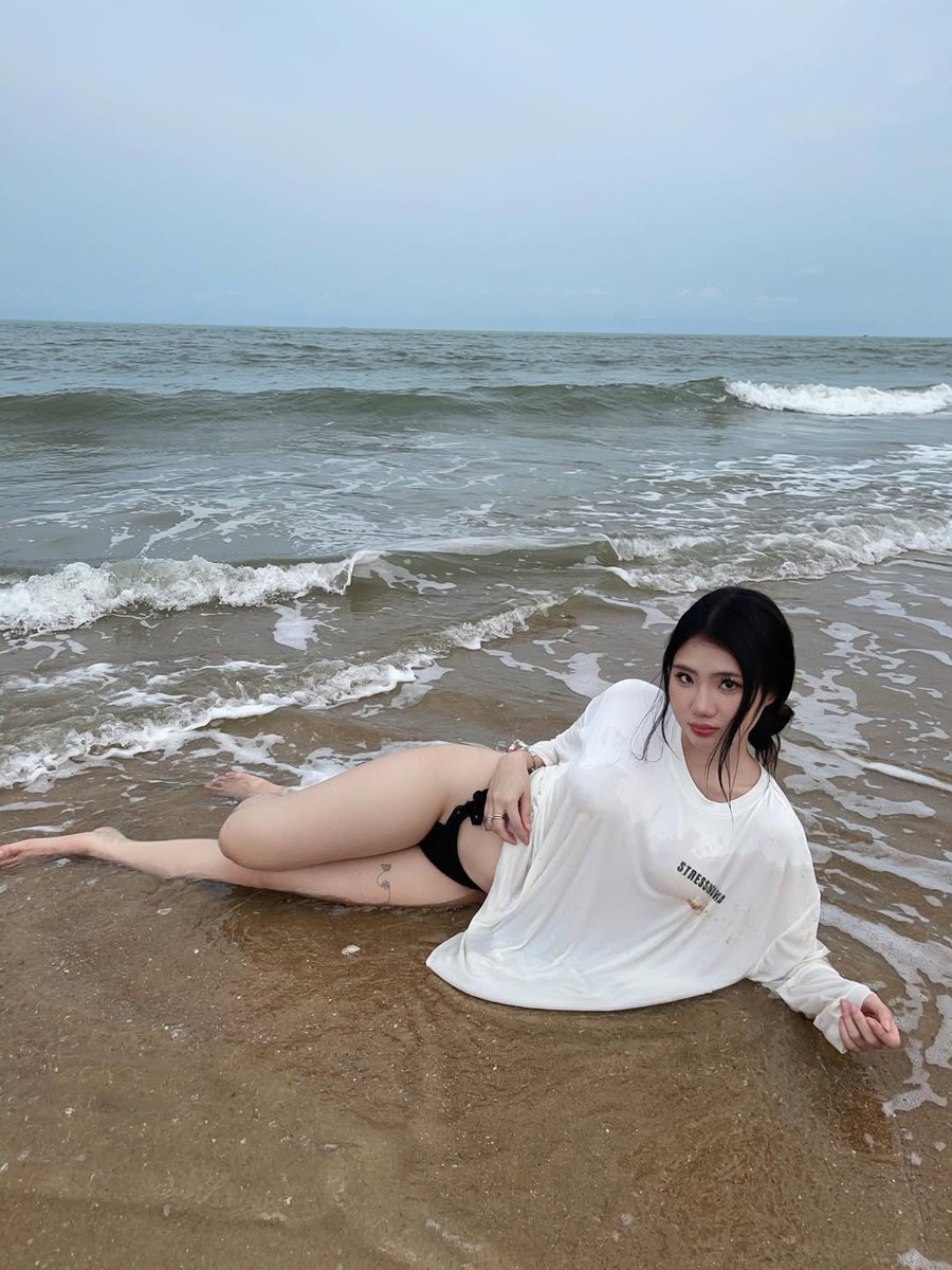 emiu3001's tweet photo. biển đẹp quá 🌊 https://t.co/b76s7rnOrd