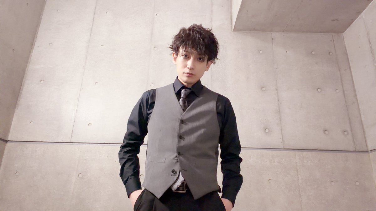 chanjin0116's tweet photo. 末満健一さんバースデーイベント
『スエフェス2026 FINAL』
ご来場有難うございました！

朗読劇『黒蜥蜴』
一度限りの公演でしたが
いい緊張感のもと
プレゼントを頂いた気持ちです

また明智小五郎として
皆様の前に立てる機会がありますように

末満さんおめでとう御座います！
有難う御座います🕵️ https://t.co/UJzdniTCHh