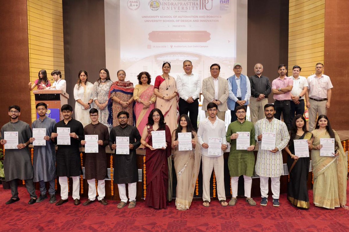 ProfMaheshVerma's tweet photo. What makes this occasion particularly memorable is that these graduates are our first batch, the Class of 2021, who joined us when these schools were taking their very first steps. (3/7) https://t.co/PuyXRMSZt7
