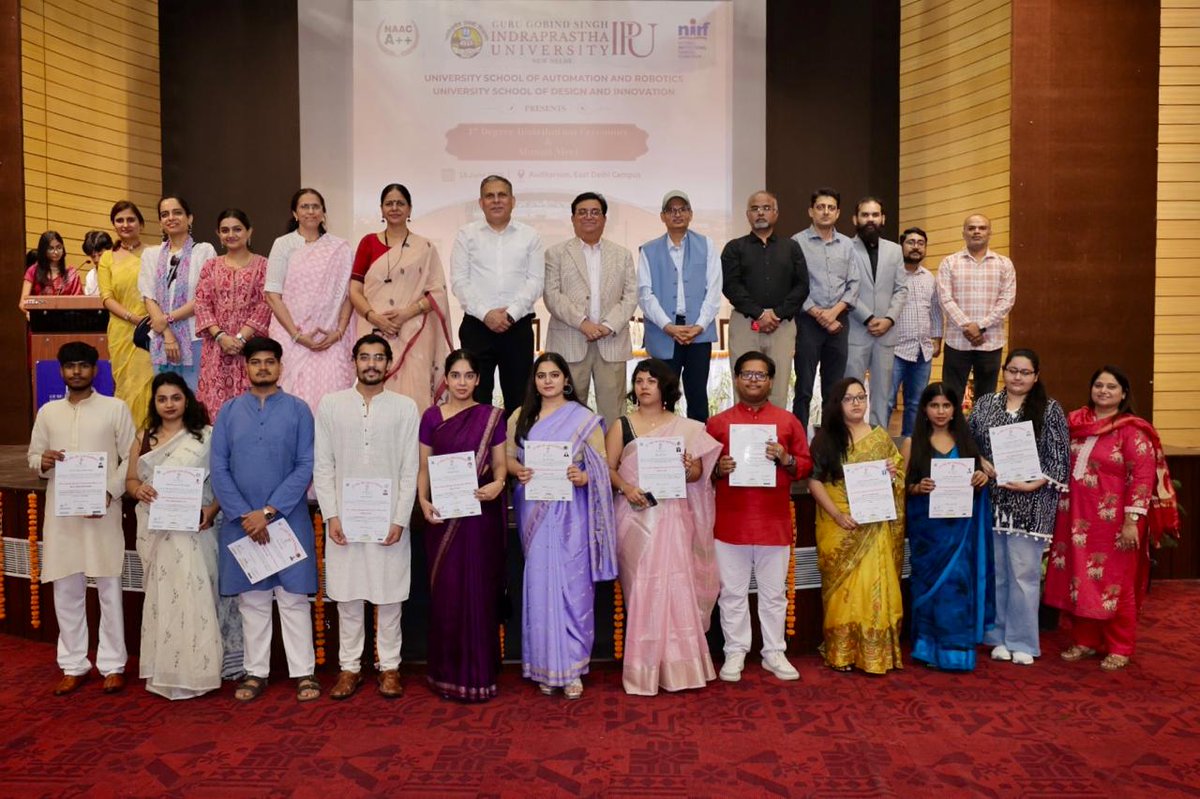 ProfMaheshVerma's tweet photo. What makes this occasion particularly memorable is that these graduates are our first batch, the Class of 2021, who joined us when these schools were taking their very first steps. (3/7) https://t.co/PuyXRMSZt7