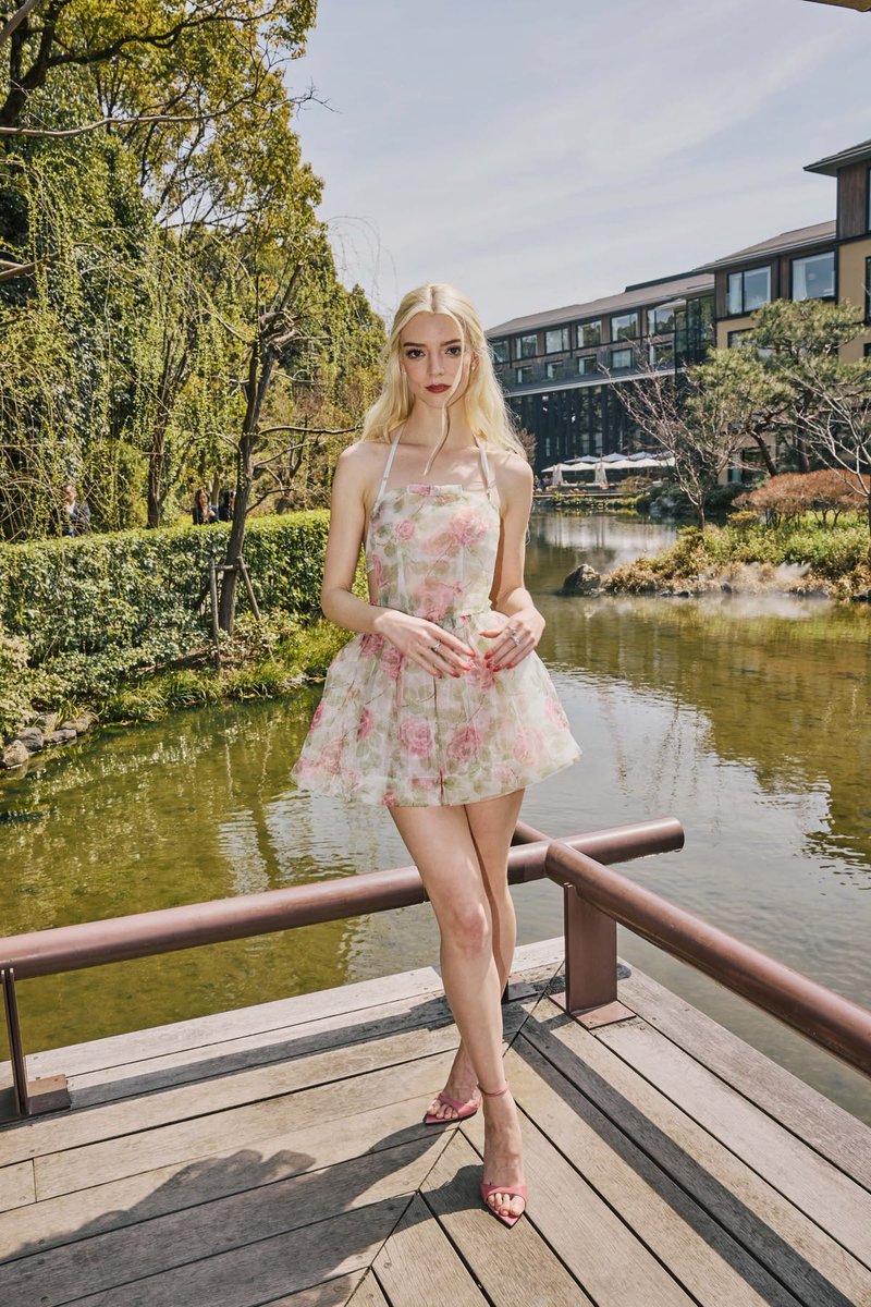 ThinkerAnya_'s tweet photo. She has never skipped leg day https://t.co/olPLQwWpoQ