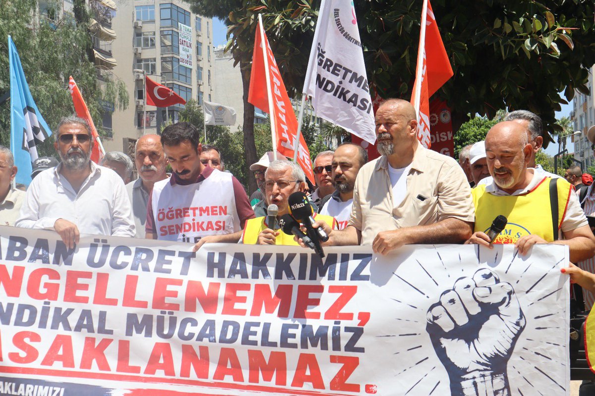 tipmersinil's tweet photo. DİSK Çukurova Bölge Temsilciliği'nin basın açıklamasıyla 15-16 Haziran Büyük İşçi Direnişini andık. https://t.co/ZTFXfRymHx