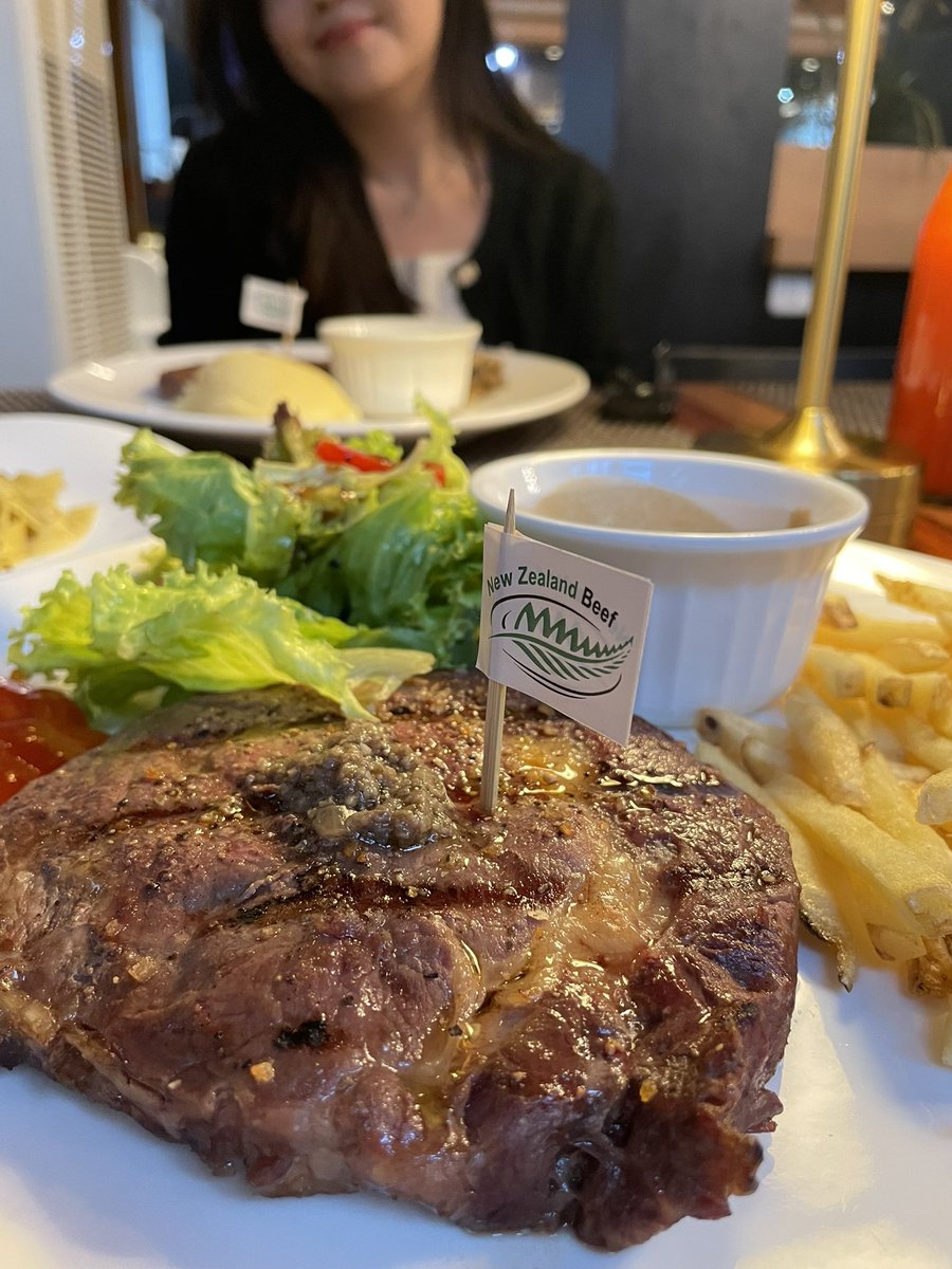 EvanGunardi's tweet photo. 31th birthday dinner 🥳 https://t.co/WcADgaf1rQ