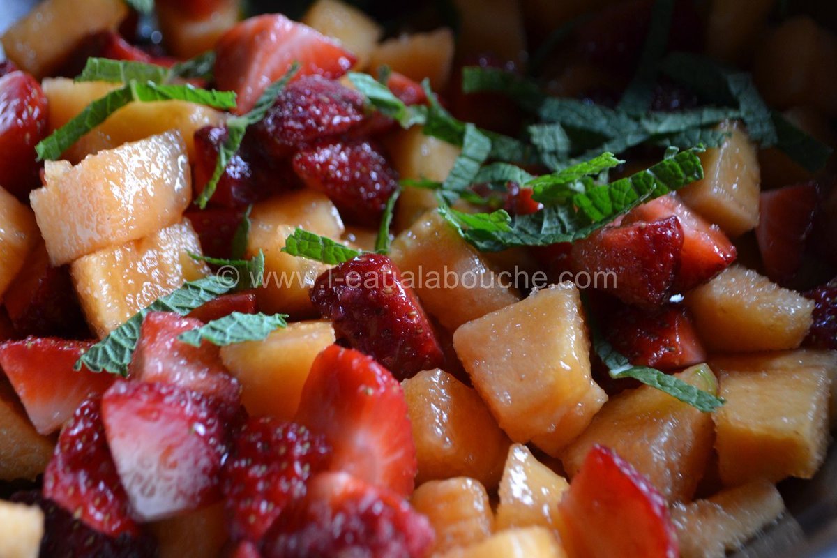 AnaLuthi's tweet photo. Salade De Melon Et De Fraises
https://t.co/83qliRyJ2K https://t.co/Hv33w5wfyI