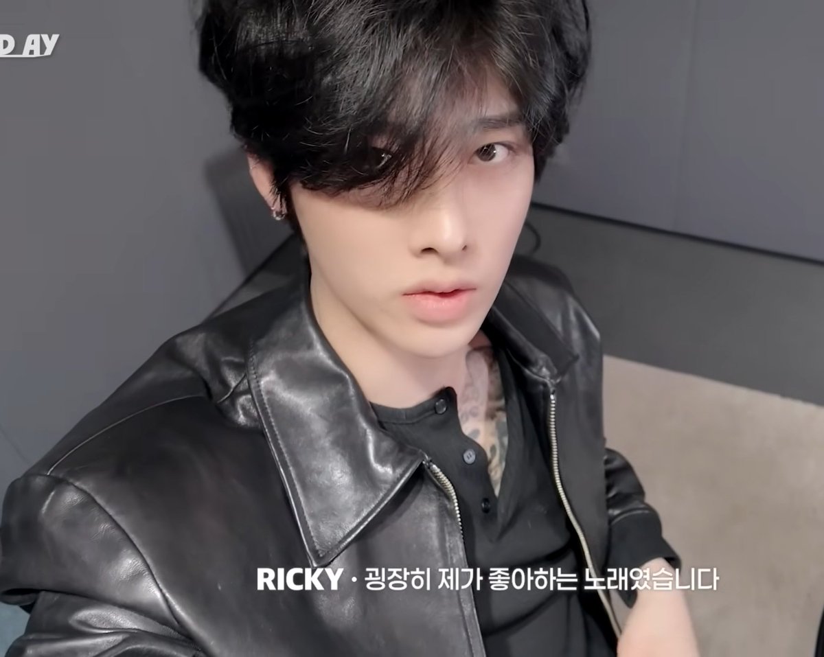 about_rk's tweet photo. 리키가 언제 다커서 이런 얼굴도 다 보여주고 감격스러움ㅜ https://t.co/5ypHfgmzzb