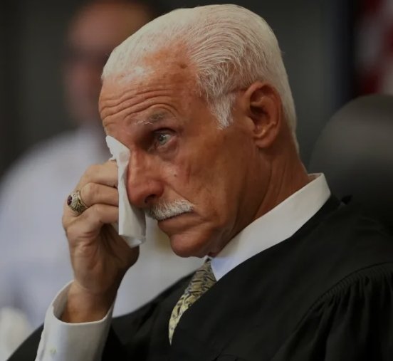 CoffindafferFBI's tweet photo. "Get him Out of Here!" Said the Judge to Heuermann after giving him the max.

Heuermann will provide details of all his sexual and murderous perversions to the FBI BAU. 

The sad thing is, he will enjoy it. 

#Gilmore
#LISK https://t.co/mscPkH8ehm
