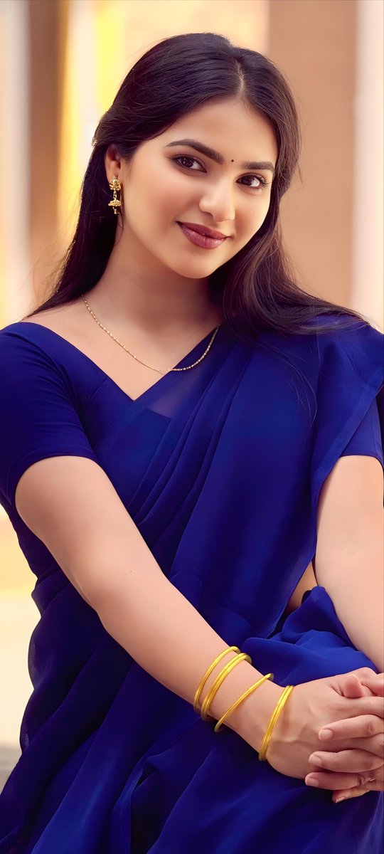 WallpaperIndian's tweet photo. Mustard yellow translucent glass bangles and gemstone ring
👑 Dakshina Rathod 💙
#DakshinaRathod #Dakshina https://t.co/wsd0UjxP2r