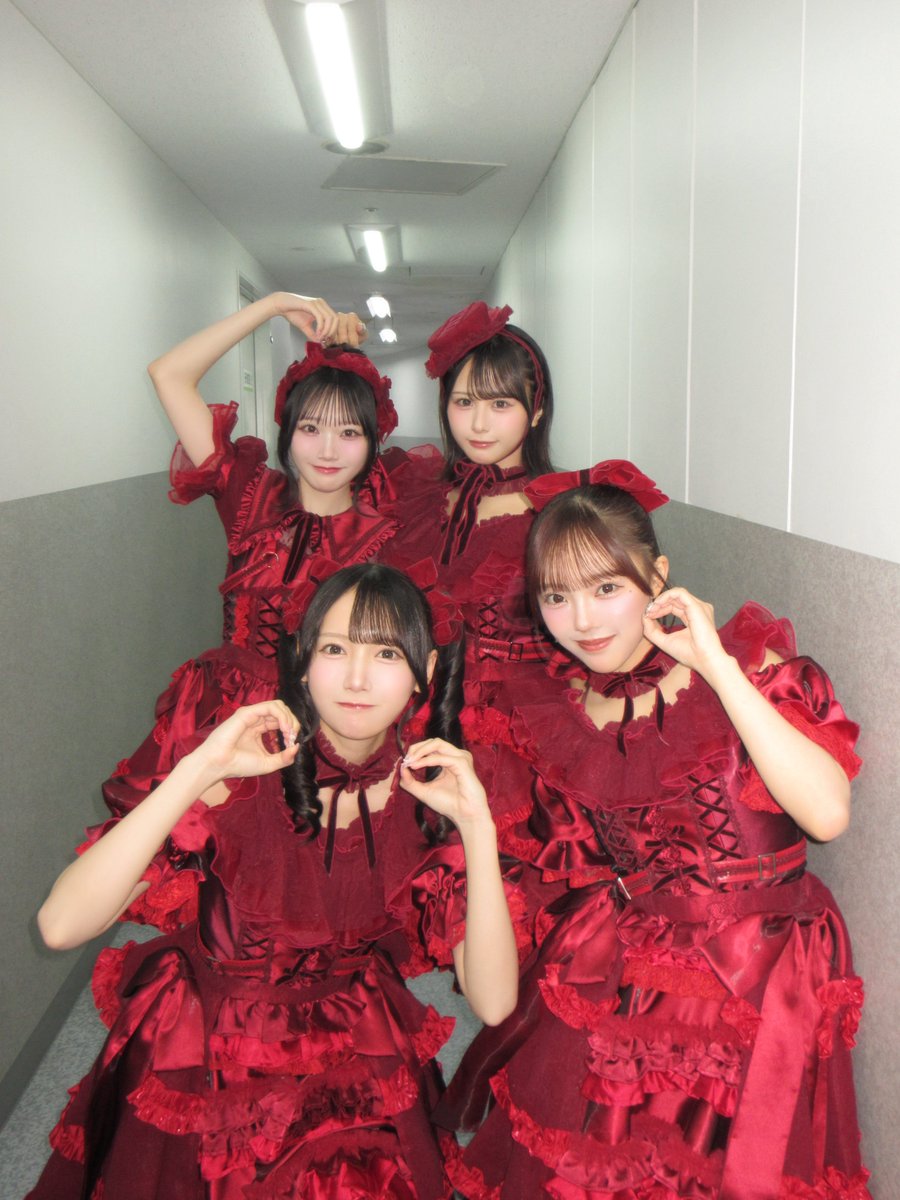 ogi_hana_'s tweet photo. お見送り会in大阪！
ありがとうございました ❤︎

平日なのに沢山の方が駆けつけてくださって！愛溢れる幸せ時間でした(⸝⸝◜𖥦◝⸝⸝)
会いに来てくださる事は当たり前じゃないからこそ、時間内に幸せぎゅっと詰め込んでます ♪ 大好き伝わってますように ♡ https://t.co/2udG23HTFV
