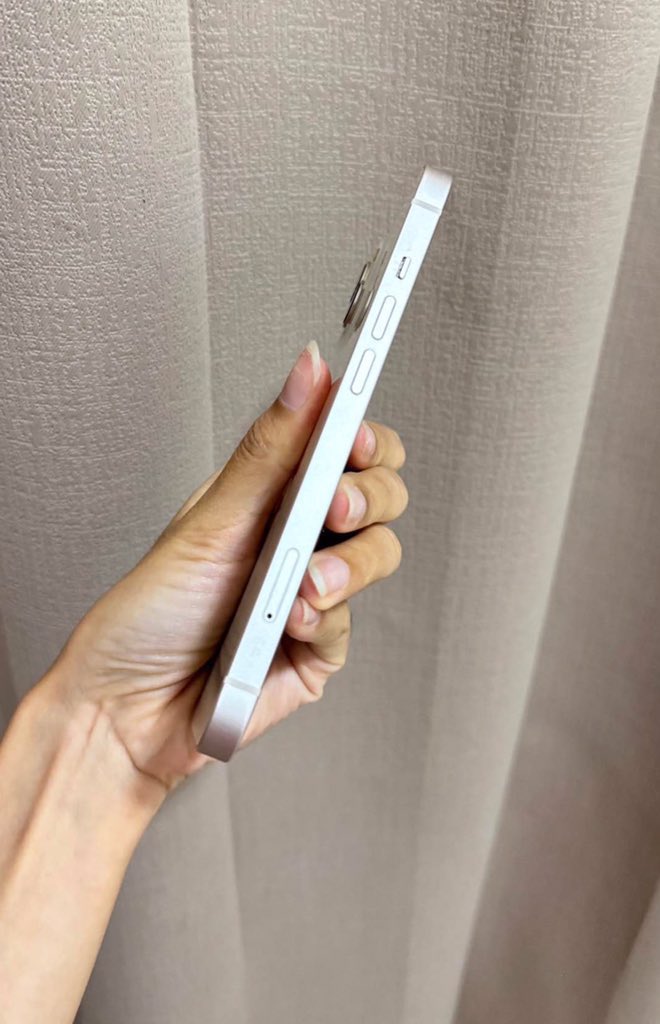 nutellachocoos's tweet photo. wts iphone 13 128ibox nominus masih terhitung mulus udah jarang di pake aku pengen upgrade ip 15. jual 4.8 aja ambil gercep. bole cicil perbulan.
dm lengkap nya
tag wts wtb iphone 11 12 13 ibox #zonajajan #zonabu #zonauang #zonauangㅤ https://t.co/6gsEgQVPbo