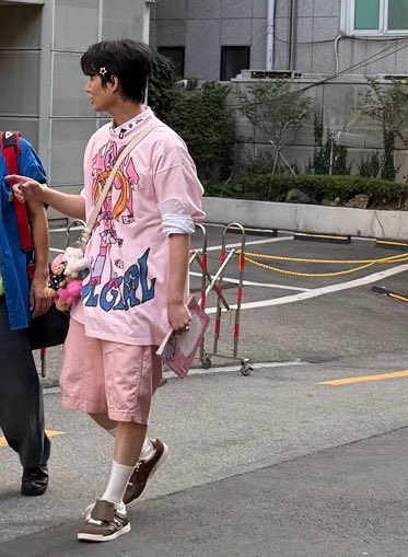 mrsjungchanwoo's tweet photo. youngk and his pink outfits (these days) against the world https://t.co/KeuK9oPMsT