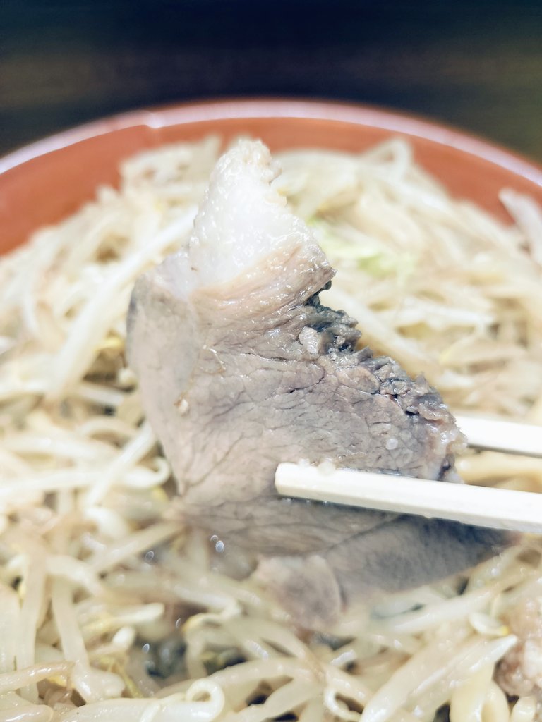 tsuribaka_sato's tweet photo. 豚が1番☆脂が2番@戸田
ラーメン

おすすめされたから早速！☔で冷えた体を暖めに！

豚もスープも旨みが強いタイプ！微乳化なのかな？麺がプリプリで🐴接客も丁寧でこりゃいいお店だわ😋

さて、こっから🏠が遠いな😂ご馳走でした！ https://t.co/XQ3m10VyhC