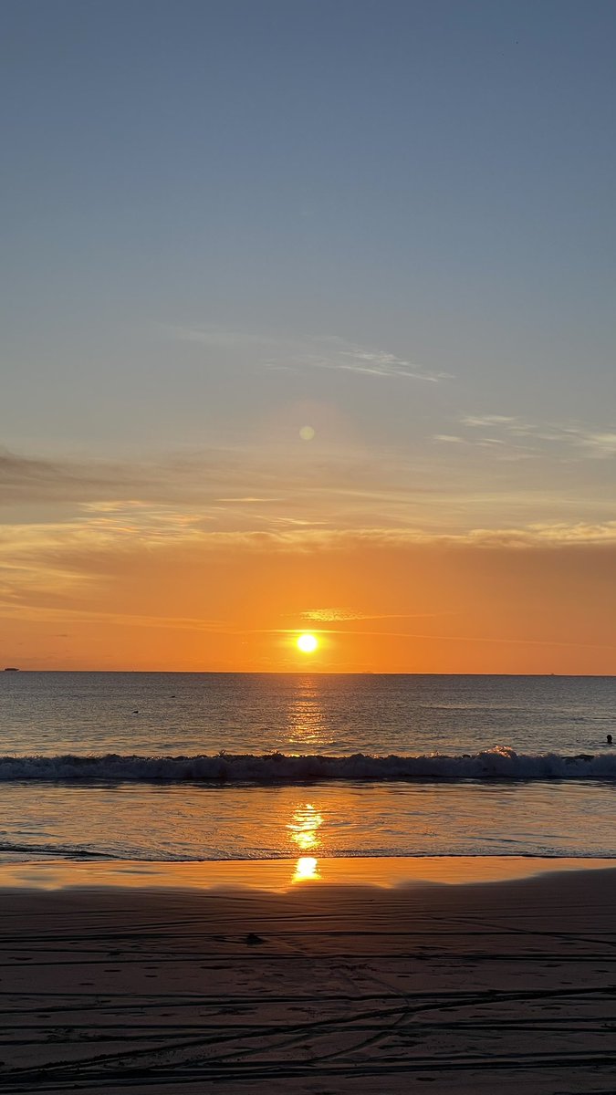 Chevro321's tweet photo. Vibin with sunset 🌅 https://t.co/PRgzlGrUdS