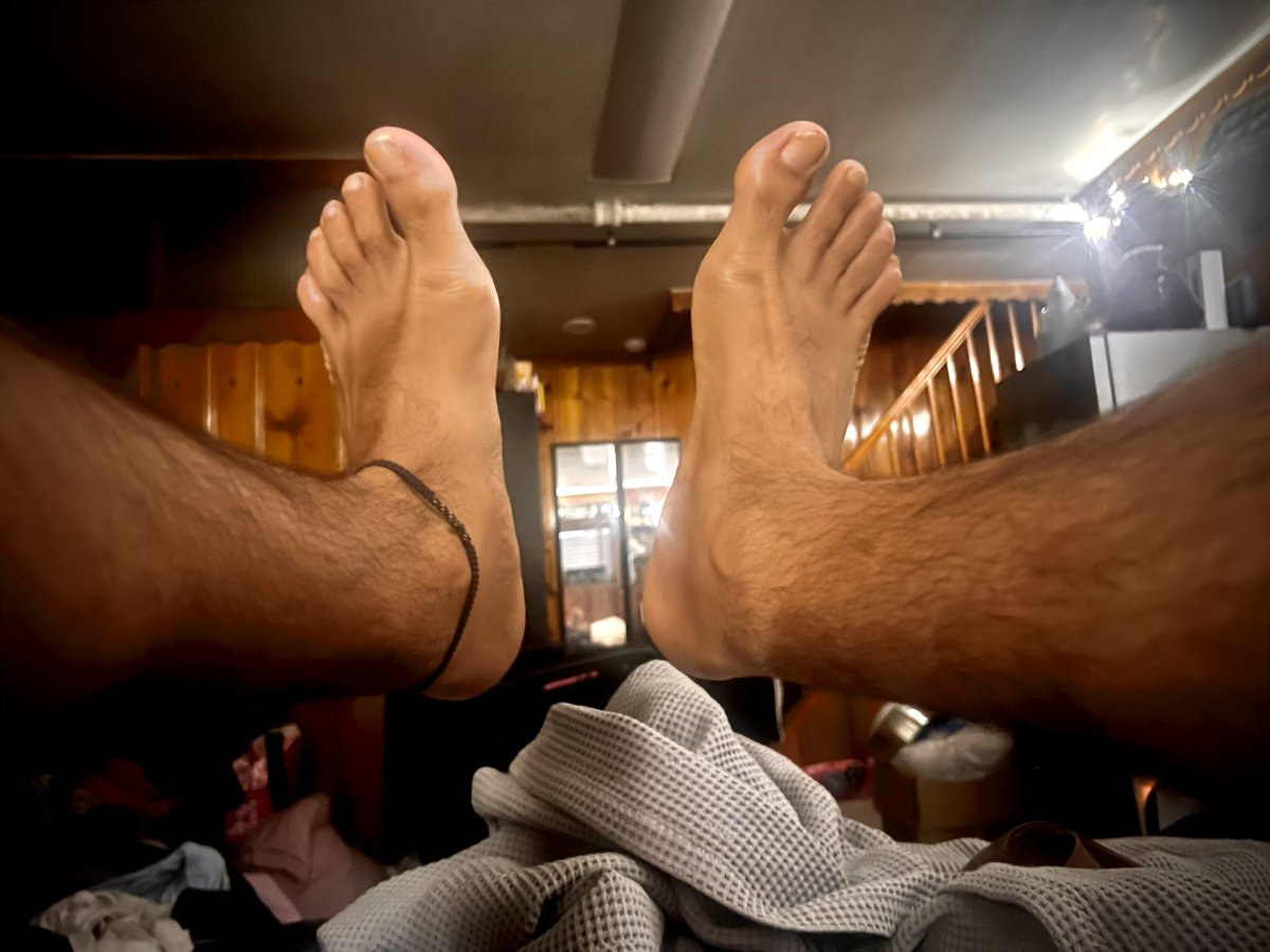river_w's tweet photo. My feet so pretty https://t.co/MST699hirD