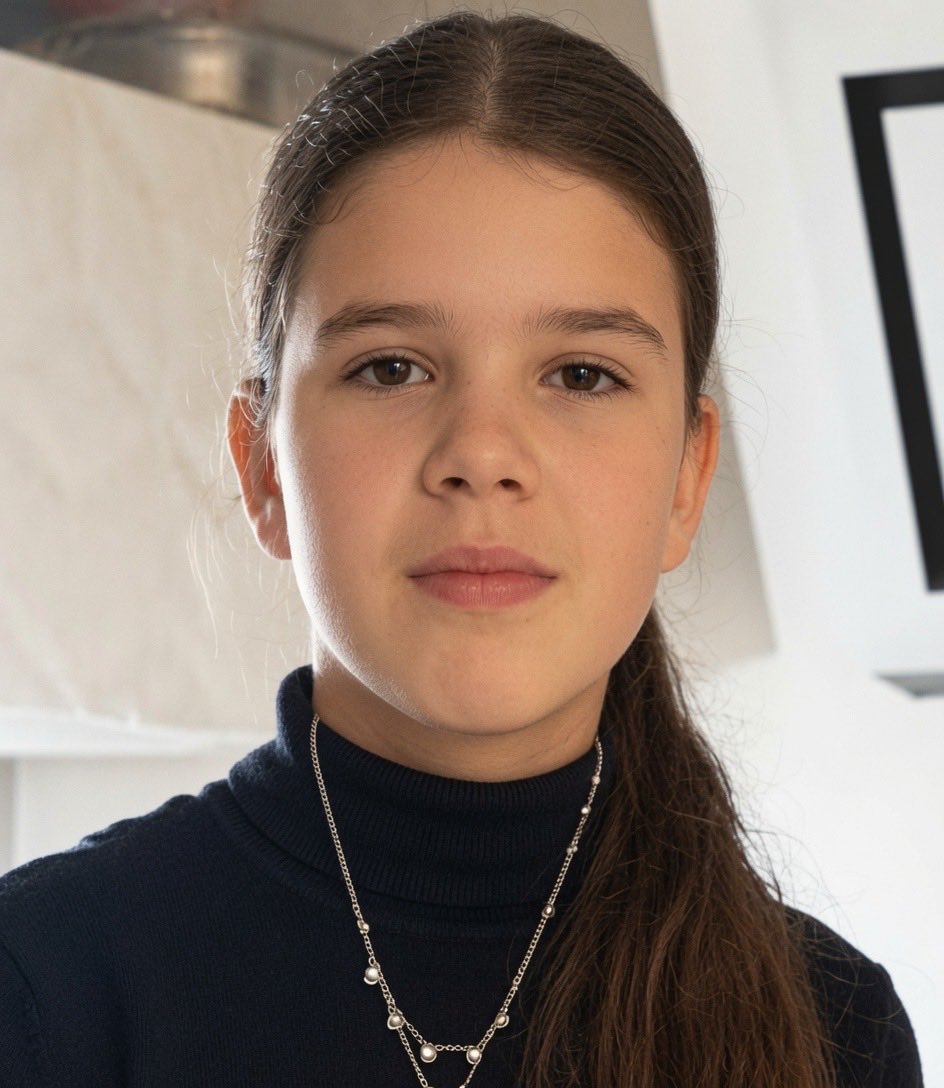 PsyGuy007's tweet photo. 🆘 🇫🇷 ALERTE DISPARITION : Morgane, 14 ans, a disparu lundi 15 juin à Pau, dans les Pyrénées-Atlantiques, après avoir quitté le domicile familial

Cette adolescente a été aperçue pour la dernière fois, vers 20 heures, au niveau du cours Lyautey.

Après, on n'a plus aucun signe de vie. Ses proches sont très inquiets.

Un appel à témoins a été lancé.

ℹ️ INFO : « La jeune fille mesure 1m67 et est de corpulence mince. Elle a les yeux marrons et les cheveux châtains longs.

Elle portait un jean noir, un tee-shirt rose avec une inscription "Maroco" dans le dos et des baskets claires. »

MERCI DE PARTAGEZ 🔁 MASSIVEMENT CE MESSAGE, ÇA PEUT SAUVER UNE VIE‼️

Toute personne pouvant fournir des informations sur cette disparition peut contacter le commissariat de Pau, au ☎️ 05 59 98 22 22.