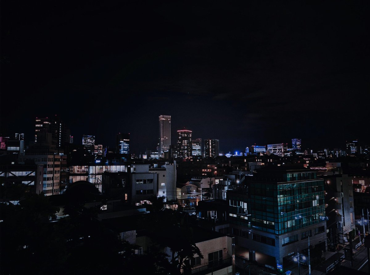 milkpuddig's tweet photo. 会社に「今夜は寝かせない...」されてる https://t.co/RgYroMyvcz