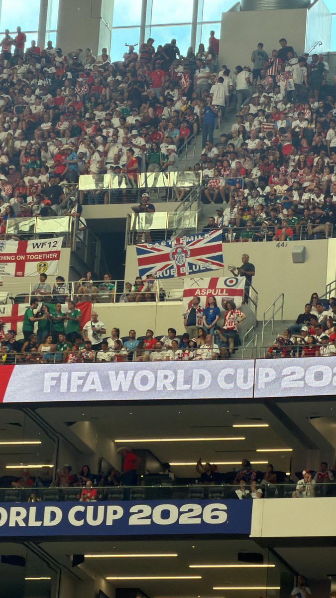 SectionRed_WATP's tweet photo. Castlemilk true blues World Cup 2026 England vs Croatia https://t.co/LkrKcN2V90