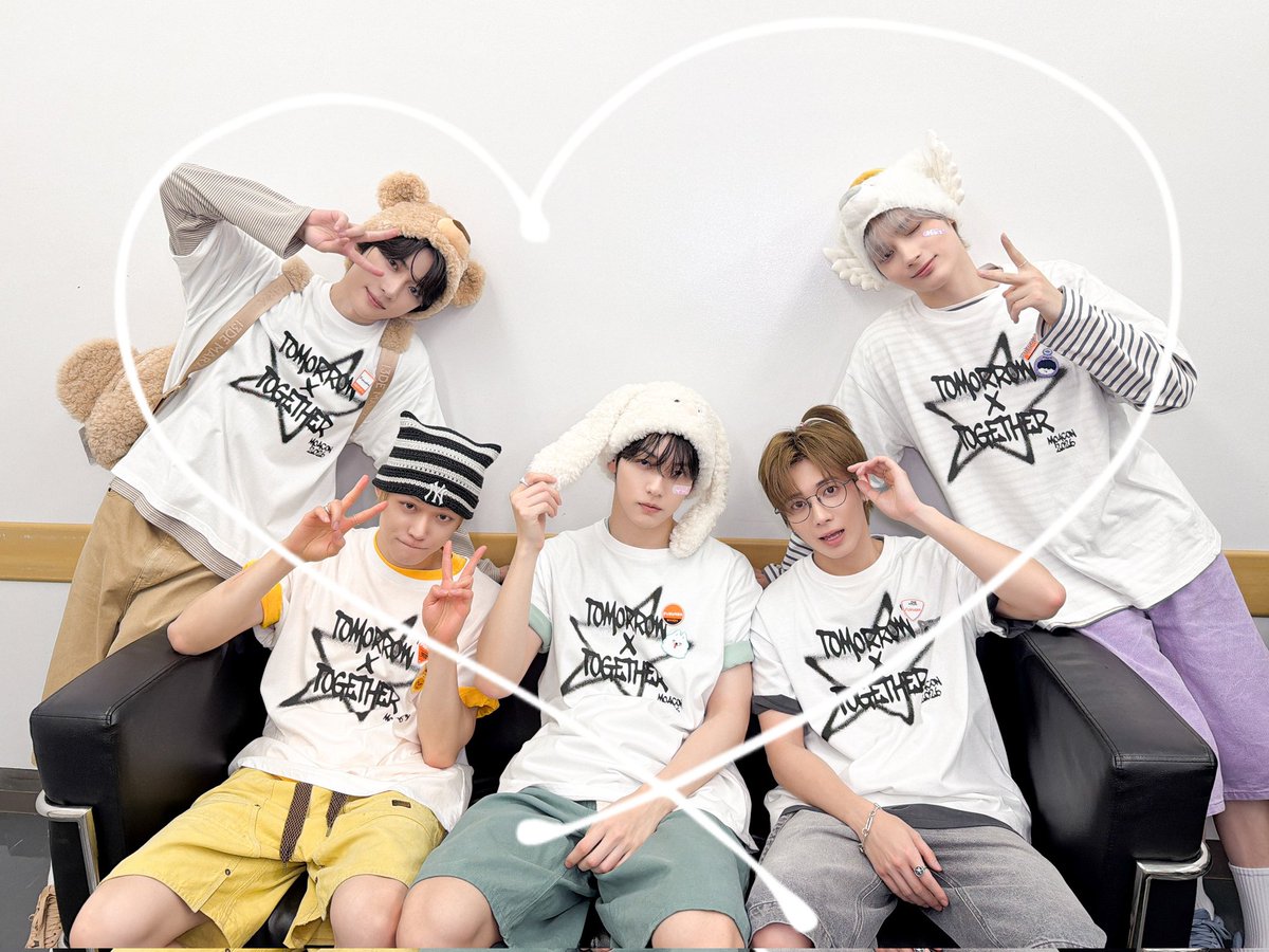 cha1010vv's tweet photo. 20260617 もあこん♡
楽しかった✨
写真は戦利品🏆❤(札はいただきもの💸)と、のぼりの皺を一生懸命直そうとする30代女性🤳 https://t.co/tBPAZBZlE1