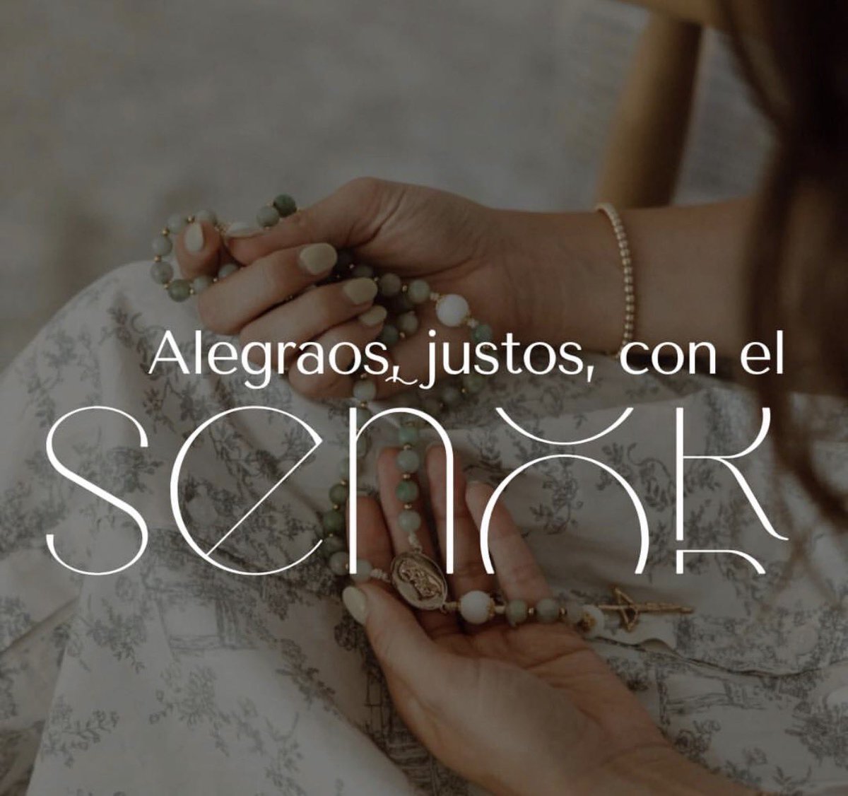 johnmperezj's tweet photo. Enséñame Señor a confiar en el Padre con el mismo amor, docilidad y ternura que lo hiciste tú. A depositar en su corazón todas mis intenciones y búsquedas con la certeza de ser escuchado, acogido y perdonado. Amén. ALÉGRENSE, JUSTOS, CON EL SEÑOR 🙏🙏 https://t.co/WD6Z3zSA8x