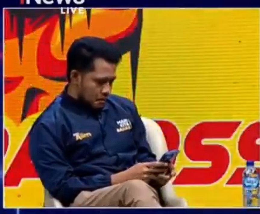 619_smack's tweet photo. @WaldoFarrelkeem Percaya sama gw, orang2 model gini pasti dikasih jabatan di tahun-tahun berikutnya https://t.co/Ou9XvsDuqY