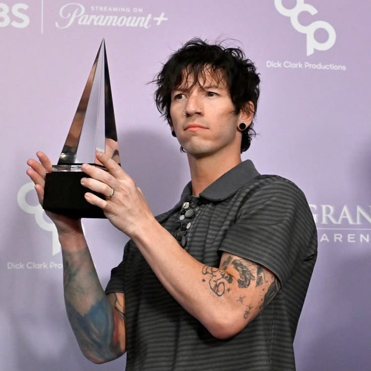 bogunovass's tweet photo. Happy birthday, Josh Dun 😭🤍
One of the best drummers in the whole world! https://t.co/hIiP65XJje